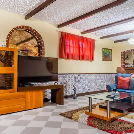 펜션 Pinheiro Sun&beach House Ponta Delgada