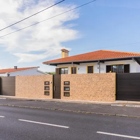 Pinheiro Sun&beach House بيت للعطل Ponta Delgada